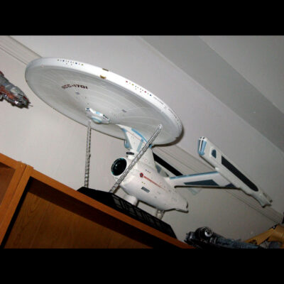 Polar Lights Refit Enterprise: Re-deco log, Part 1, original finish port side