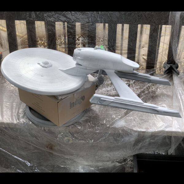 Polar Lights Refit Enterprise: Re-deco log, Part 1, priming