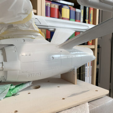 Polar Lights Refit Enterprise: Re-deco log, Part 1, shiny